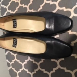 9.5M Nine West Dress Flat